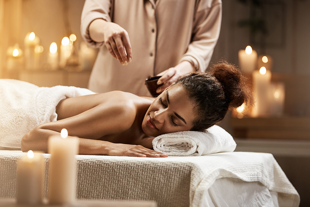 Tratamiento de exfoliación e hidratación corporal en Maristegui, centro de estética en Pozuelo de Alarcón para piel suave y renovada
