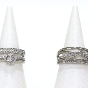 Cuatro anillos plateados